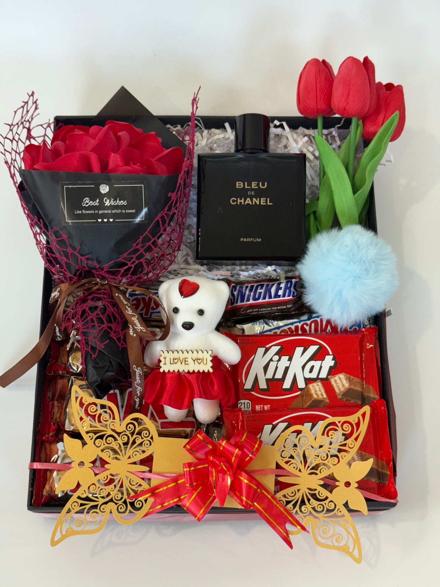 Customize Creations – Custom Bouquets with Perfume, Flowers & Chocolates
