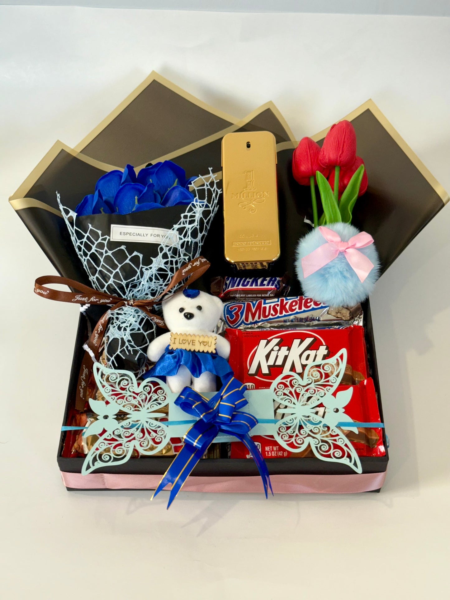 Customize Creations – Custom Bouquets with Perfume, Flowers & Chocolates