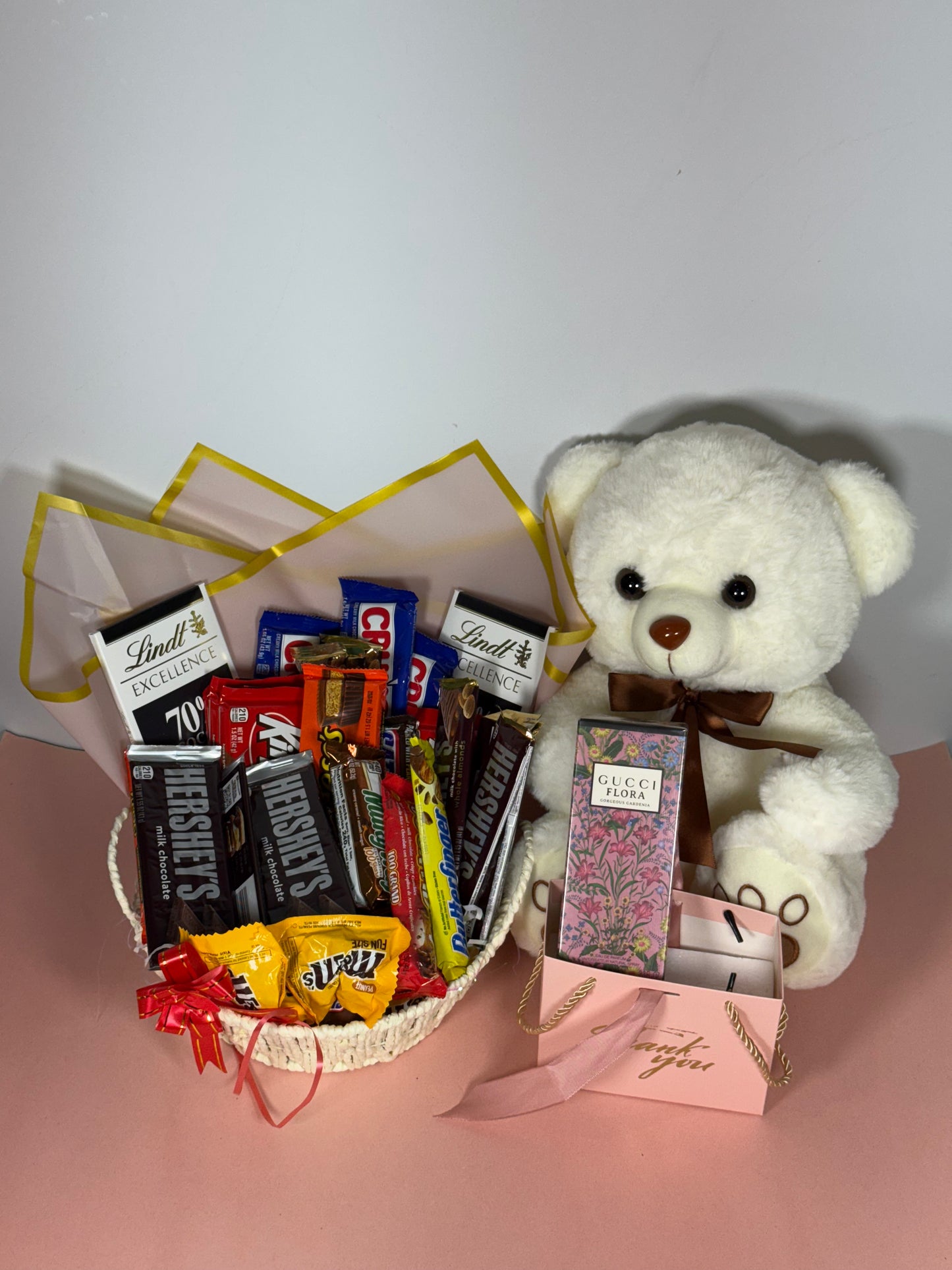 Customize Creations – Custom Bouquets with Perfume, Flowers & Chocolates